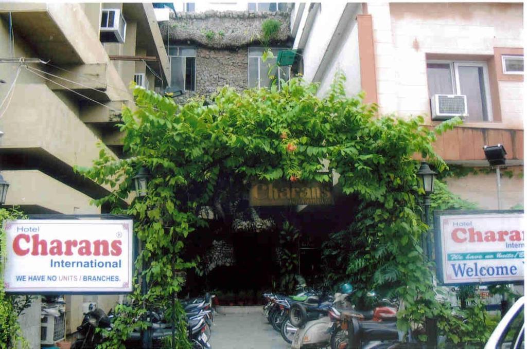 Charans Guest House Lucknow Ngoại thất bức ảnh